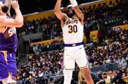 开云体育在线-湖人B队鏖战马刺，瓦兰丘纳斯关键制胜的简单介绍