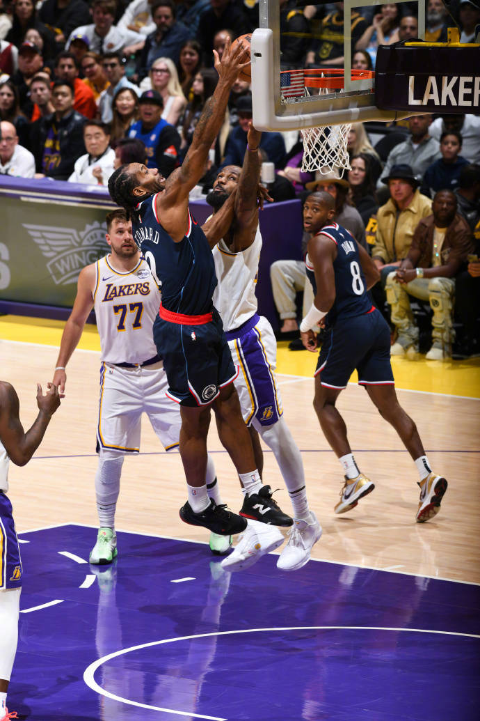 湖人B队绝杀雄鹿B队，伦纳德一己之力扛起全队的简单介绍