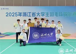 日本羽毛球队鏖战印尼羽毛球队，斯里坎特统治全场