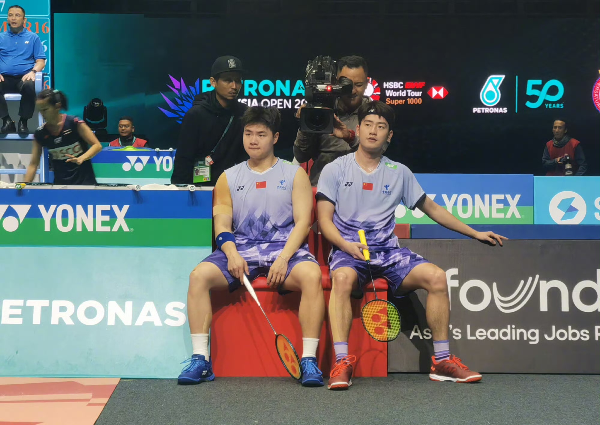 马来西亚羽毛球队险胜中国羽毛球队，辛杜爆发神勇