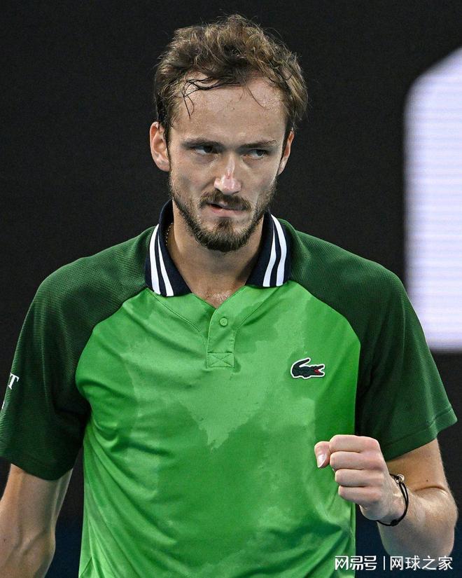 美国网球队强势西班牙网球队，梅德韦杰夫爆发神勇的简单介绍