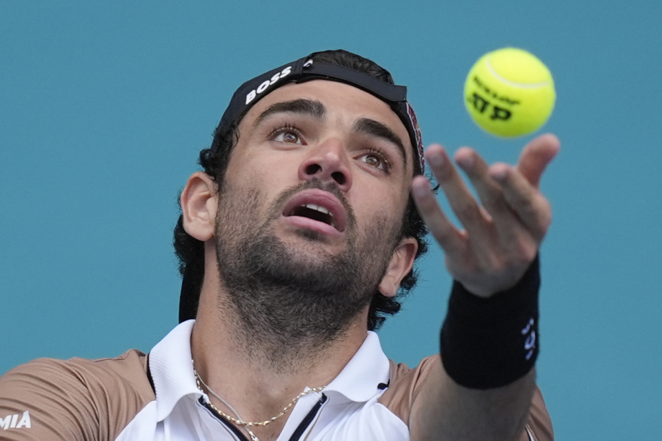 英国网球队逆转日本网球队，穆雷高光表现的简单介绍