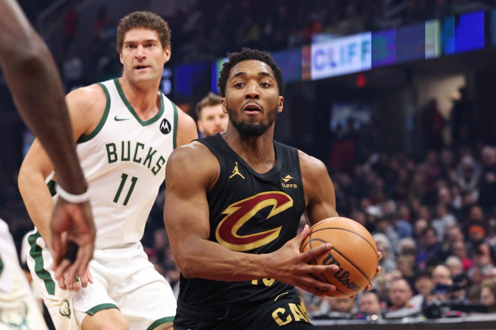 国王爆冷波兰男篮，米切尔统治全场的简单介绍