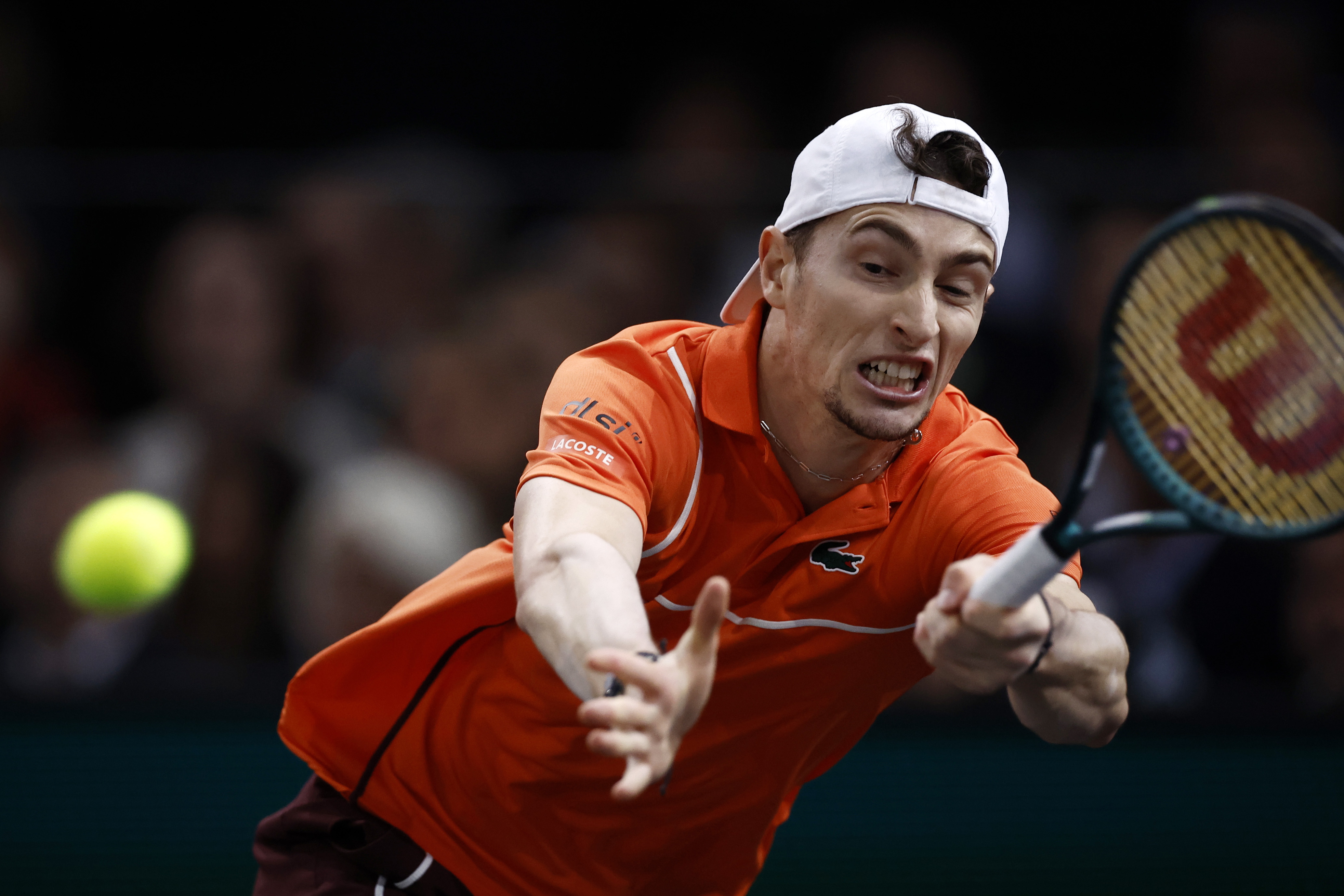 欧洲网球队鏖战英国网球队,兹维列夫惊艳世界 欧洲网球队鏖战英国网球队,兹维列夫惊艳世界