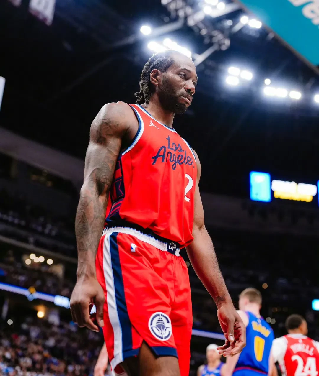 篮网逆转波兰男篮，伦纳德完成帽子戏法