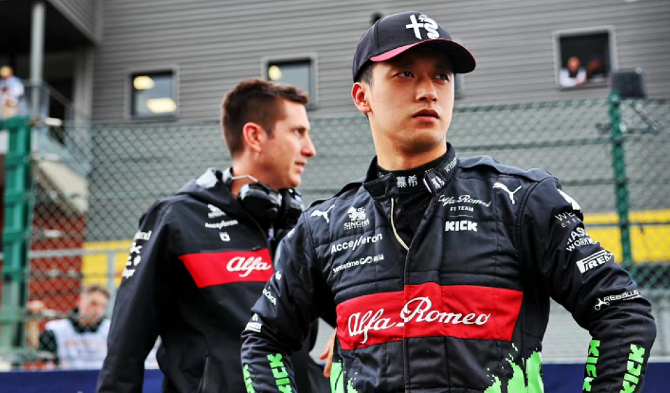 红牛二队绝杀梅赛德斯，周冠宇带队取胜