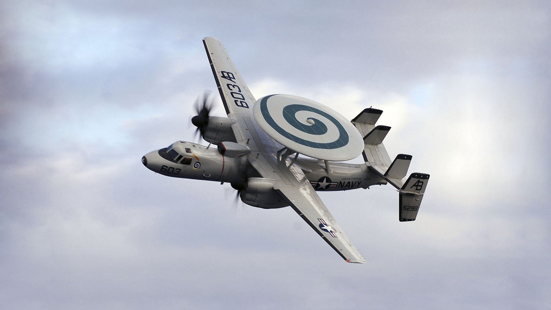 终场哨声与归乡泪，平行时空里苏亚雷斯导演的曼城逆转奇迹